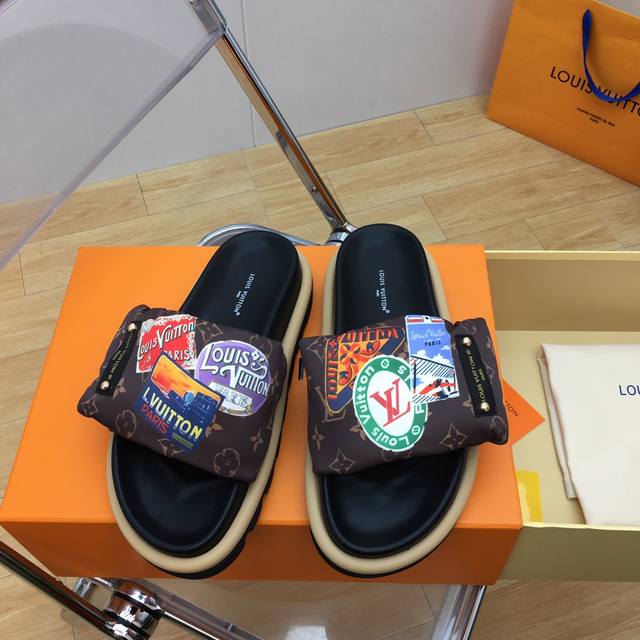 lv Pillow Comfort系列情侣款魔术贴拖鞋 上脚超级好穿、懒人必备款、宽版型的设计、大大提升舒适度、经典耐看！时尚百搭、潮人必入单品 鞋面：原版定制