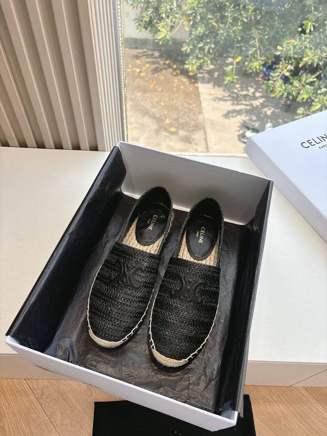 所见即所得G042代购级别Celine思琳赛琳Celine Runner 渔夫鞋饰有Celine标志运动鞋侧面凹印鞋面压印Celine标志厚底面包鞋2025春夏