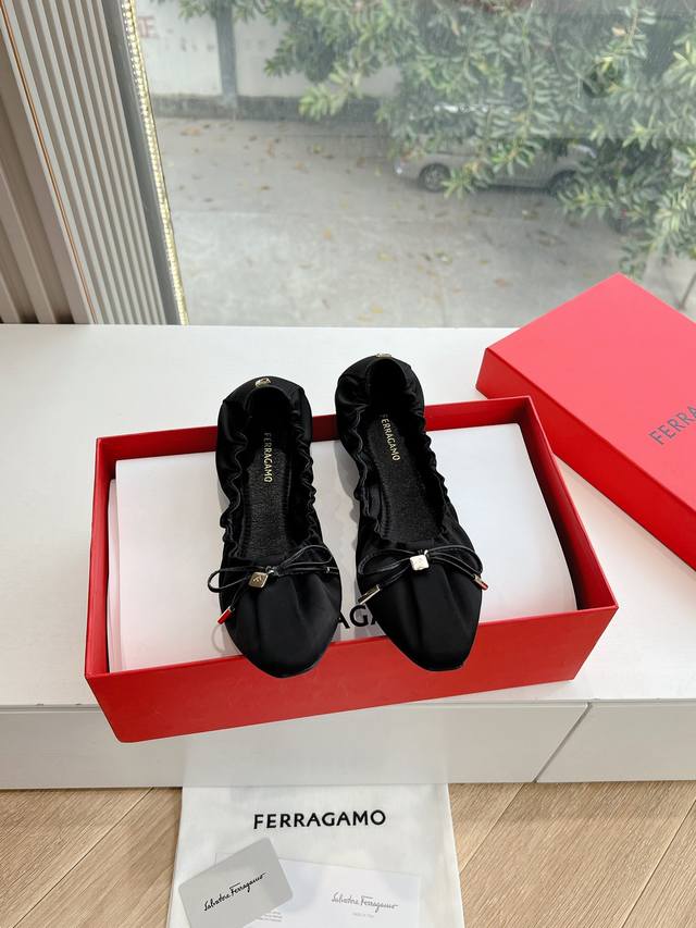 所见即所得G006代购级 原版一比一复刻顶级Ferragamo菲拉格慕女士新版Vara铭牌芭蕾舞平底鞋上脚果然更惊艳~蝴蝶结芭蕾鞋，集美感与于一体的平底鞋，非常