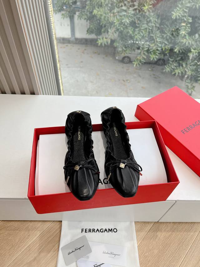 所见即所得G006代购级 原版一比一复刻顶级Ferragamo菲拉格慕女士新版Vara铭牌芭蕾舞平底鞋上脚果然更惊艳~蝴蝶结芭蕾鞋，集美感与于一体的平底鞋，非常