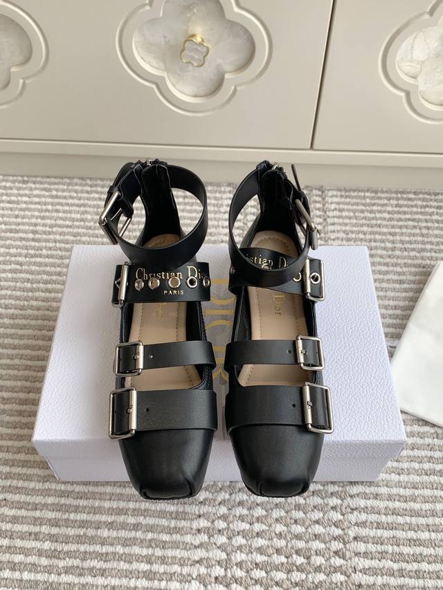 批低帮 高帮 Dior 迪奥 2025春夏新款玛丽珍罗马扣带方头芭蕾舞乐福鞋！ 顶级品质 一眼就想要玛丽珍单鞋简单大方‘低调奢华！配上醒目的Chanristia
