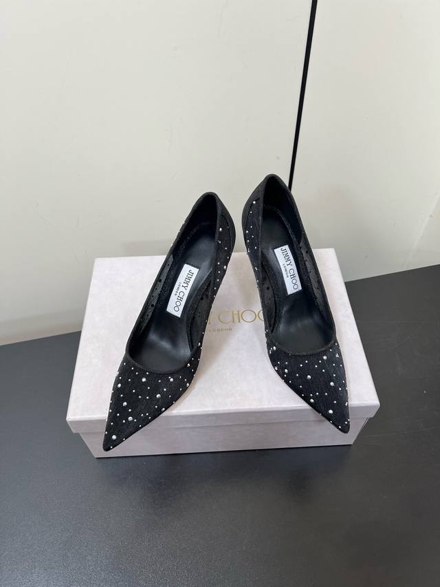 Jimmychoo New Arrival～ Jc 2025早春 尖头网纱单鞋，复古时髦的调性，水钻点缀 增添了精致优雅的韵味 原版网纱材质，脚感满分 意大利进