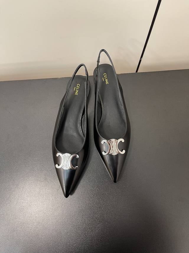 Celine Ss24 New Arrival～ C+ 24春夏秀款Slingback平底尖头后空凉鞋 银色凯旋门扣件，复古时髦 小尖头搭配 刚刚好的小猫跟，舒