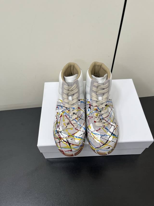 涂鸦 男款 Maison Margiela Tibi Mm6经典德训鞋高帮版 无敌好看，唯一对版 细品 多双正品代购回来1比1出模开发！ 鞋面:牛皮麂皮 内里: