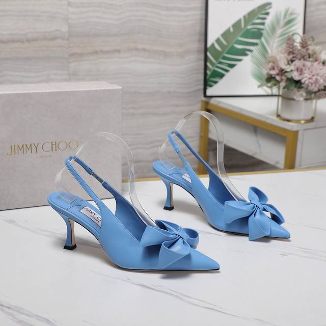 jimmy Choo 周仰杰 Staz尖头蝴蝶结穆勒高跟鞋 Staz Sling Back 系列露跟高跟鞋，采用皮革材质打造别致优雅鞋型，搭配精美蝴蝶结和立体鞋
