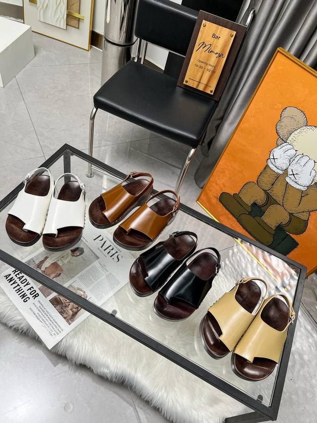 2025新款 爱玛仕木屐 鞋面：4色牛皮 内里：羊皮 跟高: 平底 大底：进口原木+橡胶 码数：Size.34–42 34.41.42订做不退不换 出厂价Pp真