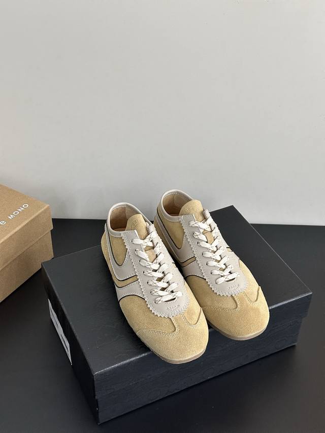 小众 Dries Van Noten Dvn 复古德训鞋 Dvn的德训鞋也太美了吧 Dries 总会给我带来惊喜 Dries Van Noten 春夏系列，设计