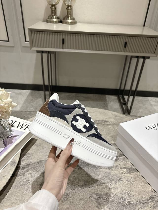 Celine思琳Celine Runner 动鞋鞋舌和鞋后帮饰有Celine标志运动鞋 鞋后帮和侧面压印Celine标志厚底面包鞋2025春夏新款女凯旋门徽标系