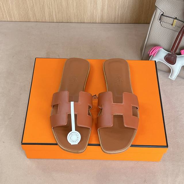经典红棕全包中底 』出厂价P Hermes 爱马仕H拖鞋Oran凉鞋系列 时尚又百搭 超级舒服 每个细节都做到极致 原版丝绒面料 原版1:1独家私模鞋面 原版真