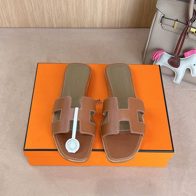 经典金棕拼接踮脚 』出厂价P Hermes 爱马仕H拖鞋Oran凉鞋系列 时尚又百搭 超级舒服 每个细节都做到极致 原版丝绒面料 原版1:1独家私模鞋面 原版真