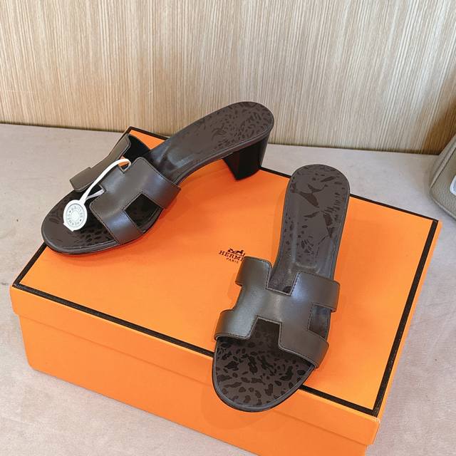 中跟3D打印出厂价P Hermes 爱马仕H拖鞋Oasis 凉鞋系列 时尚又百搭 超级舒服 每个细节都做到极致 原版Swift小牛皮 原版1:1独家私模鞋面 原