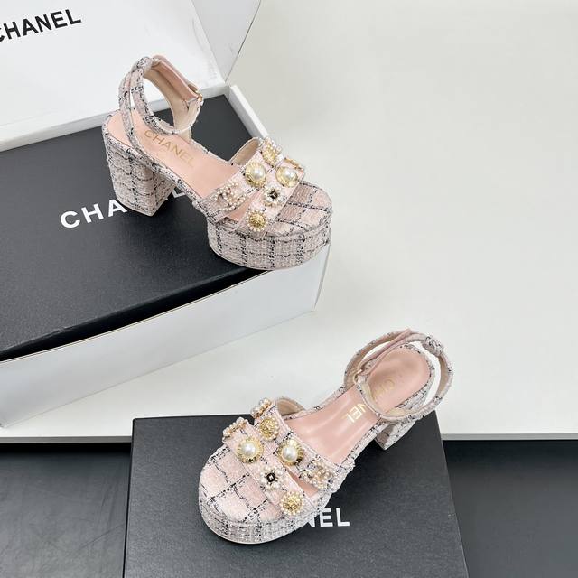 工厂P价 高版本！！太美啦Chanel2025新款厚底高跟防水台恨天高凉鞋 真的太美啦吧！ 香奈儿属于夏天的颜色 仙女必备爆款 太喜欢这双鞋了 Chanel 2