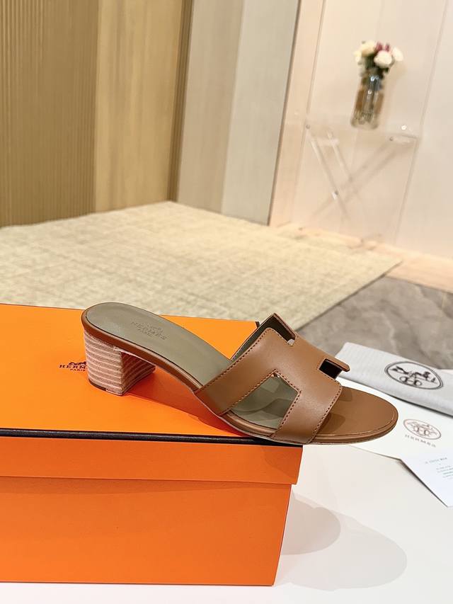 爱马仕Hermes，真皮大底 出厂价P 顶级版本！原版开发 鞋面：牛皮 内里垫脚 羊皮 大底：意大利真皮大底 跟高：4.5Cm 码数：34-43注 34 41