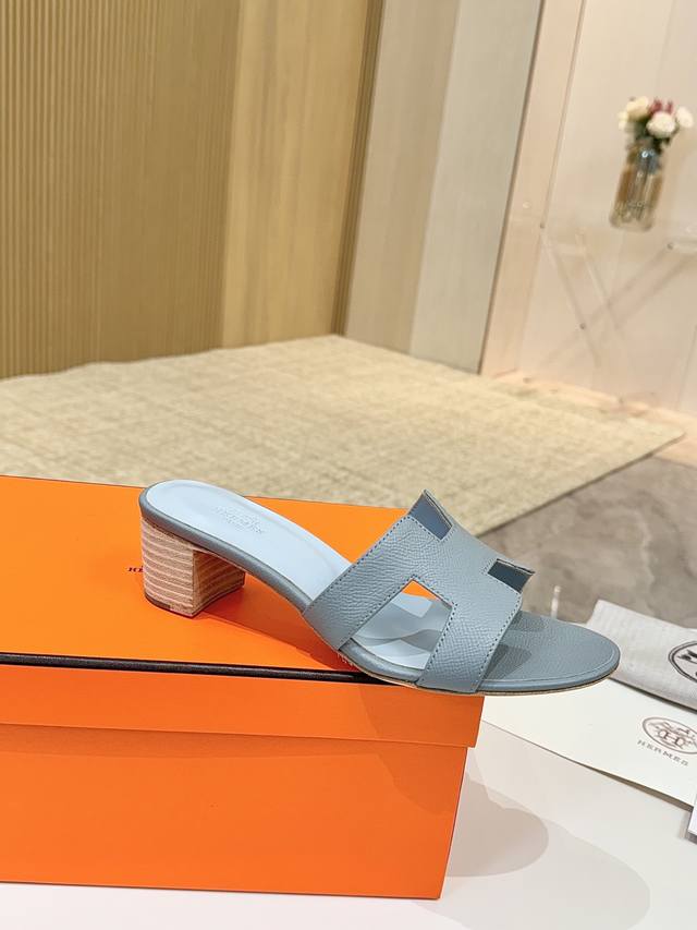 爱马仕Hermes 真皮大底 出厂价P 顶级版本！原版开发 鞋面：牛皮 内里垫脚 羊皮 大底：意大利真皮大底 跟高：4.5Cm 码数：34-43注 34 41