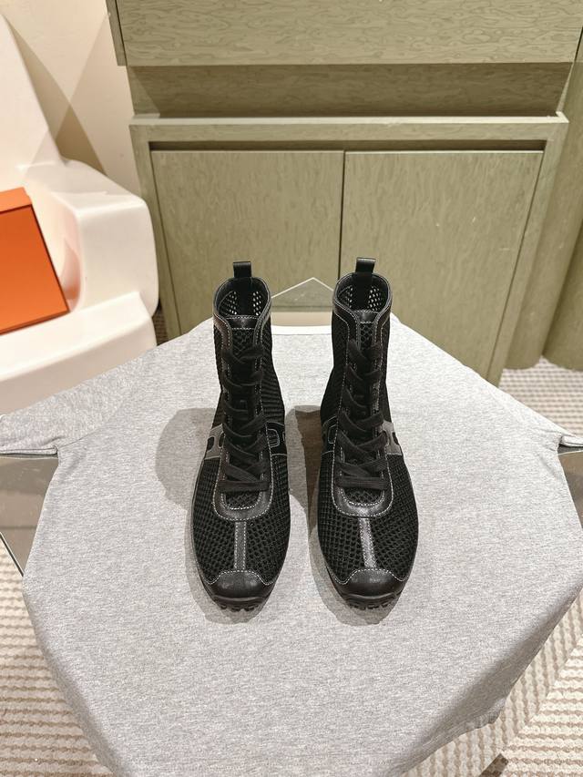 225 H家 春夏新品专柜最新网面短靴！ 简约鞋面牛皮网面，轻盈舒适透气！运动感十足！顶级精品Size 35-41 全套专柜同步礼盒包装！
