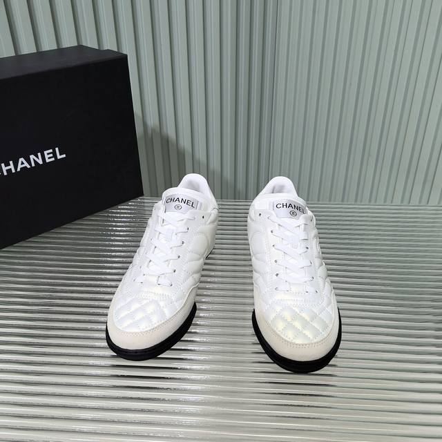 Chanel Ss25 Tennis系列 小香2025 春夏网球鞋新品，绵羊皮材质、超软糯，脚感满分 鞋型秀气精致非常修脚，很Chill很百搭！超有格调！ 超大