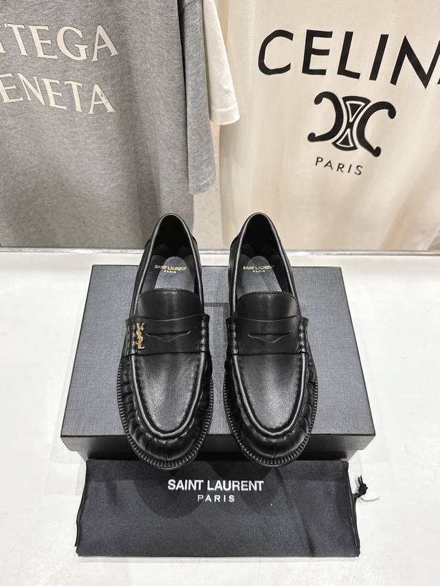 高版本出厂 单鞋 Saint Laurent 圣罗兰Ysl 25Ss爆款平底玛丽珍一脚蹬乐福鞋半包拖鞋，2025全新升级力推单品明星同款 舒适度非常好，值得拥有