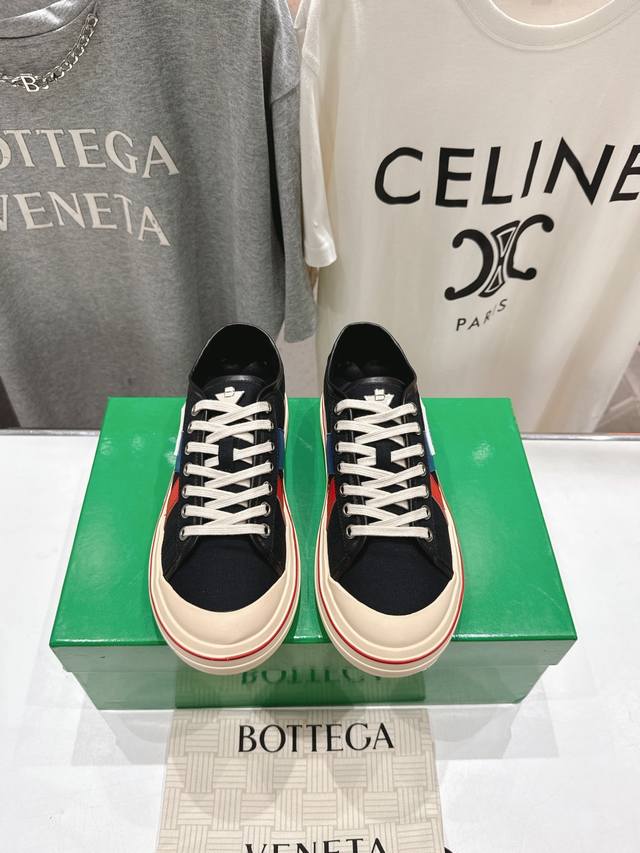 高版本出厂 Bottege Veneta Bv25Ss 新款复古Eliot休闲运动鞋上市即封神～专柜同步 Bv全新的 Eliot 以复古篮球鞋为设计灵感，童趣