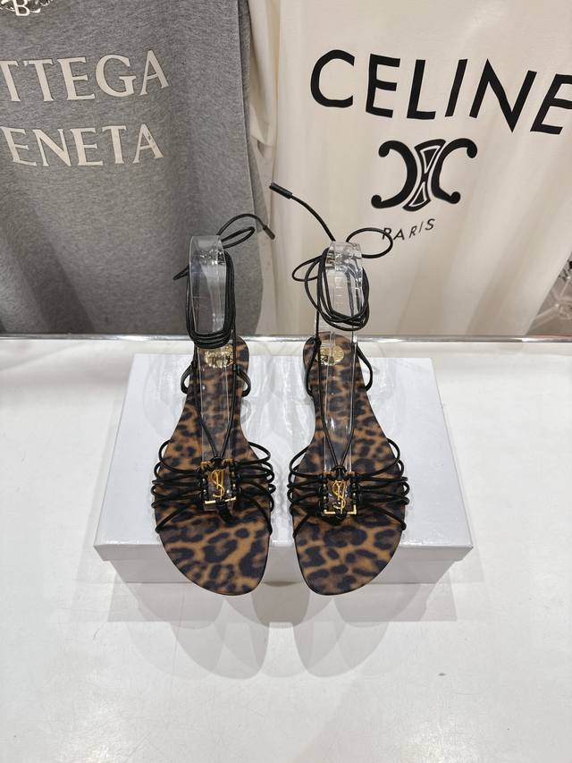 高版本出厂 Saint Laurent*～圣罗兰Ysl 25Ss夏季全新走秀款平底绑带凉鞋 全新鞋型 唯有Ysl最懂女人心，不接受反驳，超级无敌女人味神器，女人