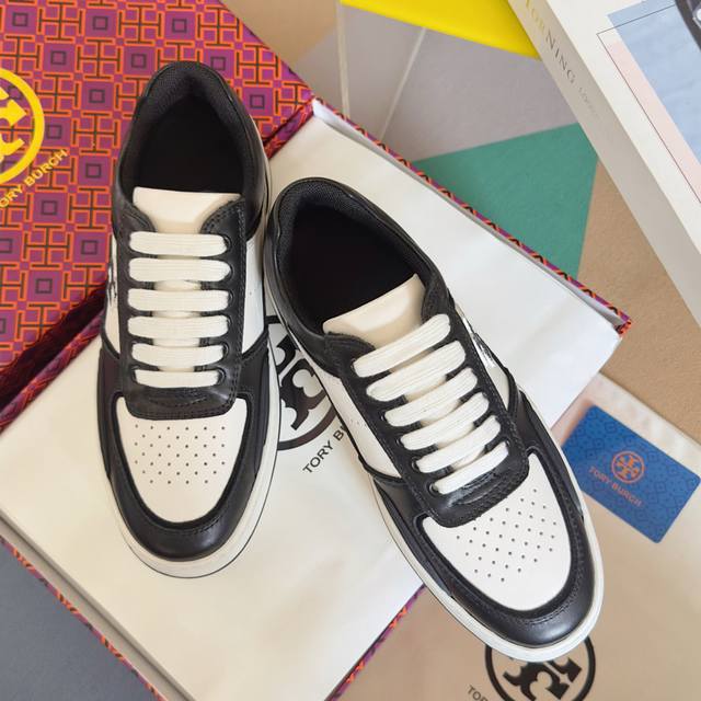 顶级版本：女款 Tory Burch 汤丽柏琦 Tb最新Clover Court 系列 厚底 休闲 运动鞋 原版购入开发 做货 这款老派复古风格搭载卓越性能。灵