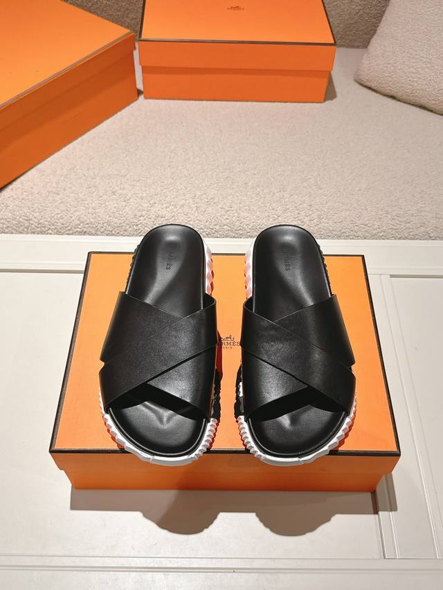 hermes 顶级版本# 爱马仕二舅拖 交叉拖 凉鞋 原版购入开发做货 镂孔柔软小牛皮运动鞋，配有鞋底，饰有经典Medor铆钉，打造舒适休闲风格 配送专柜精美包