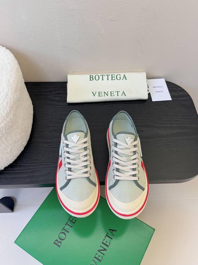 代购级 Botteg* Veneta Bv25Ss 新款复古Eliot运动鞋上市即封神 Bv全新的 Eliot 以复古篮球鞋为设计灵感，童趣 的色彩焕发青春活力