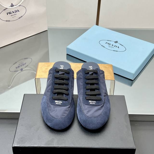 工厂P价 高品质 ！！Prada 普拉达新款德训鞋，Collapse再生尼龙与绒面皮革弹力运动鞋 女士芭蕾舞鞋 鞋垫加厚小羊皮，踩上去无比舒适，有支撑感，又包裹