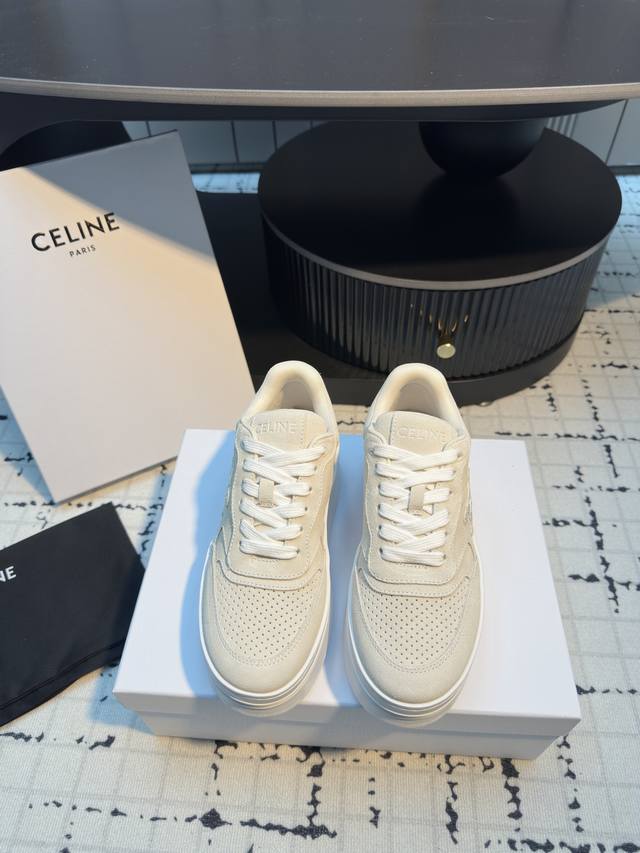 celine赛琳 2025春夏新款徽标系带厚底休闲鞋增高小白鞋 简单舒服，干净利落，增高显腿细，无论是单穿还是搭配阔腿裤，高街又复古一起来做Celine女孩 鞋