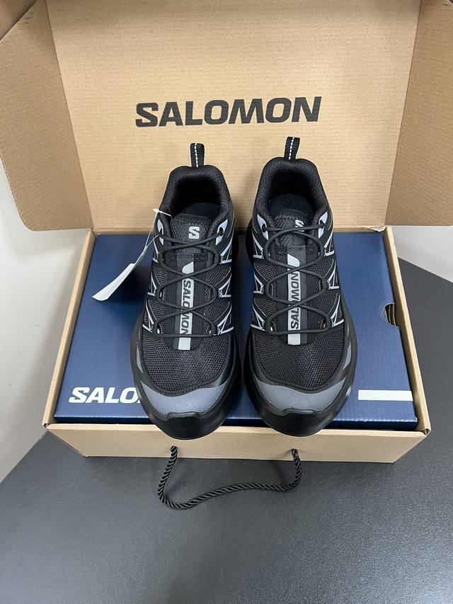 Salomon萨洛蒙 X Cdg联名款增高鞋 居然超级超级轻看上去好像很重 实际上脚特别的轻 走路也不打脚瞬间增高7Cm哈哈 值得推荐一个大大的赞 Size 3