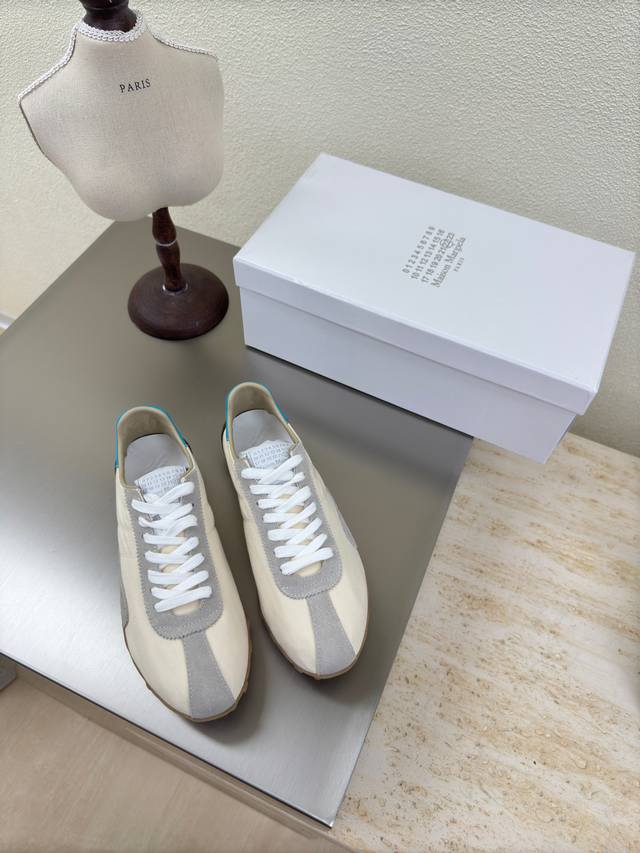 情侣款 新德讯 Mm6 Maison Margiela 男10 高丝光牛反绒皮原版布料水染牛皮 大热时尚风格 灰 蓝尾 Mm6 Maison Margiela的