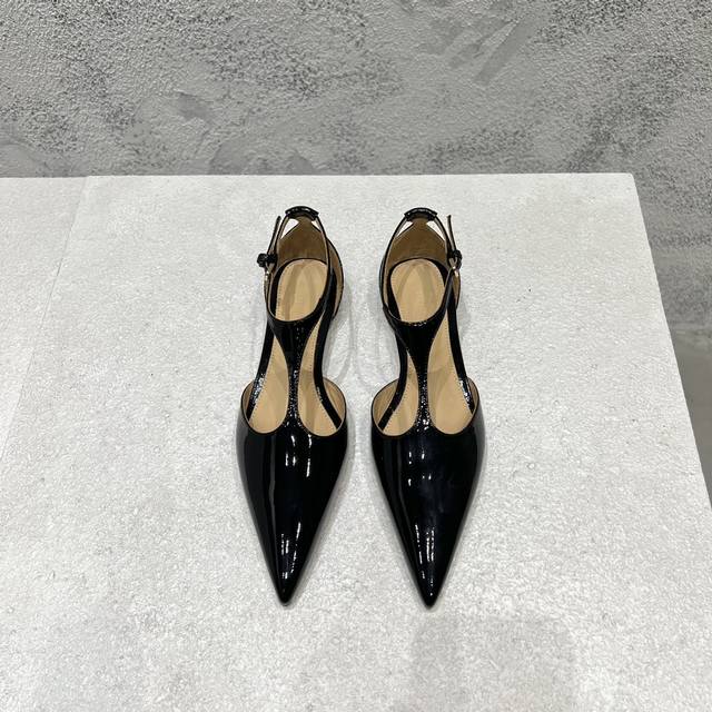 工厂P价P 顶级高端版本 代购品质 原版开发 Bottega Venetass最新款夏季平底尖头凉拖鞋。Bv新款尖头抢手爆款凉鞋，Ins&小红书巨多网红明星上身
