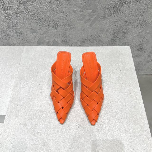 工厂P价P 顶级高端版本 代购品质 原版开发Bottega Venetass最新款夏季高底尖头凉拖鞋。Bv新款抢手编织大爆款，Ins&小红书巨多网红明星上身！上