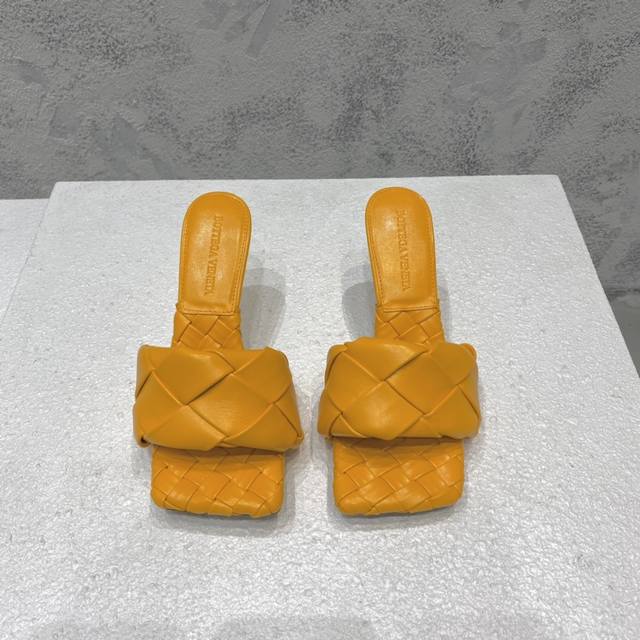 工厂P价P 顶级高版本 代购品质 原版开发Bottega Venetass火爆经典款夏季大编织高跟方凉拖鞋。Bv女士经典款Lido抢手大编织高跟凉鞋爆款，Ins