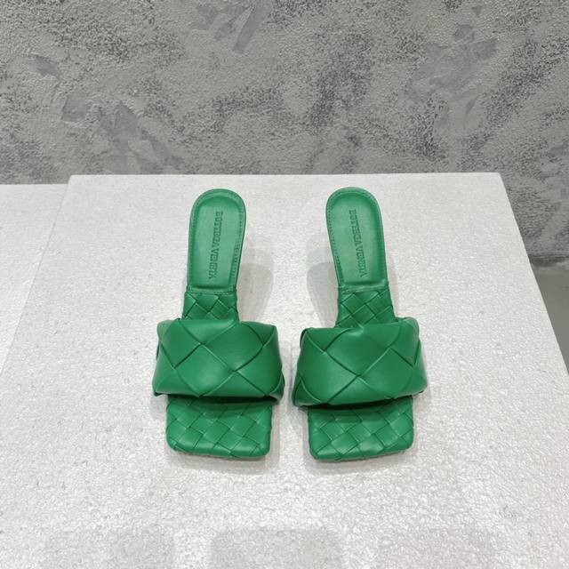 工厂P价P 顶级高版本 代购品质 原版开发Bottega Venetass火爆经典款夏季大编织高跟方凉拖鞋。Bv女士经典款Lido抢手大编织高跟凉鞋爆款，Ins