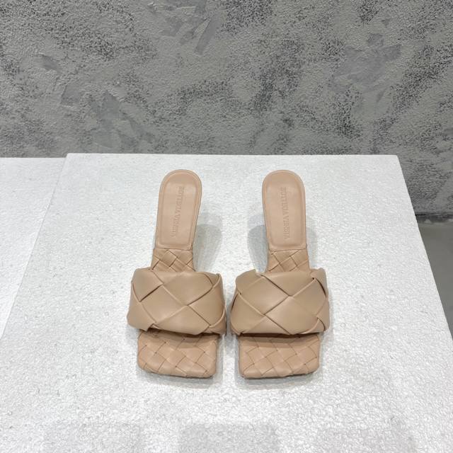 工厂P价P 顶级高版本 代购品质 原版开发Bottega Venetass火爆经典款夏季大编织高跟方凉拖鞋。Bv女士经典款Lido抢手大编织高跟凉鞋爆款，Ins