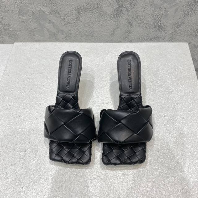 工厂P价P 顶级高版本 代购品质 原版开发Bottega Venetass火爆经典款夏季大编织高跟方凉拖鞋。Bv女士经典款Lido抢手大编织高跟凉鞋爆款，Ins