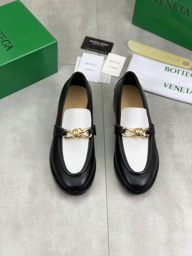 工厂P价P 男款+10 顶级高端版本 代购品质 原版开发 Bottega Veneta2025Ss新品爆款夏季Astaire情侣款乐福鞋。Bv新款鎏金金属质感纽