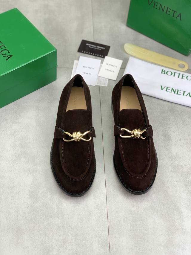 工厂P价P 男款+10 顶级高端版本 代购品质 原版开发 Bottega Veneta2025Ss新品爆款夏季Astaire情侣款乐福鞋。Bv新款鎏金金属质感纽