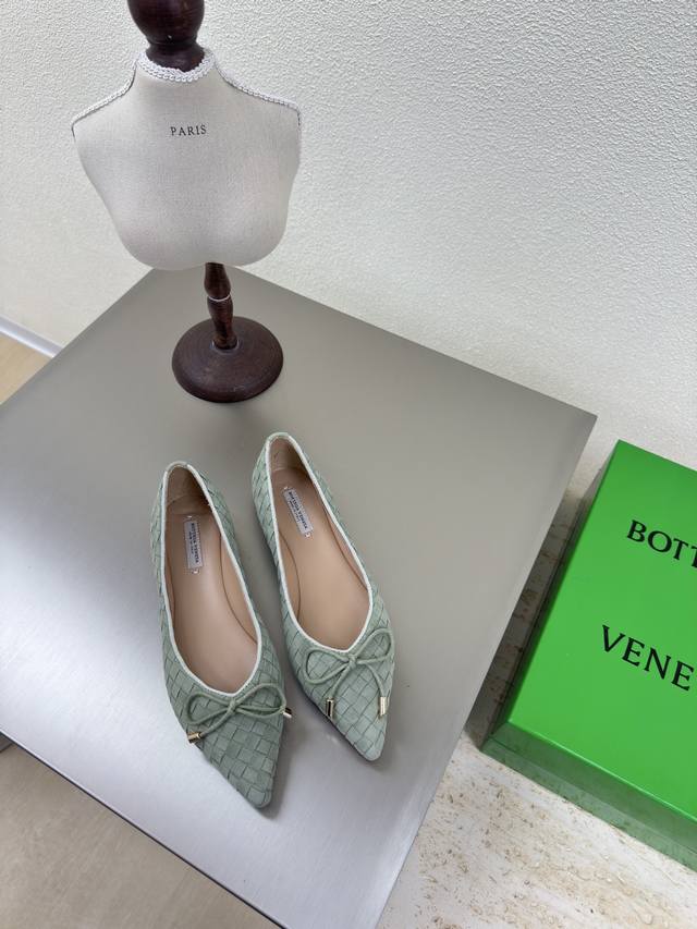 工厂P价P 顶级高端版本 代购品质 原版开发 Bottega Veneta2025Ss新品爆款女士Kont平底芭蕾舞鞋。Bv新款小编织蝴蝶结单鞋抢手大爆款，In