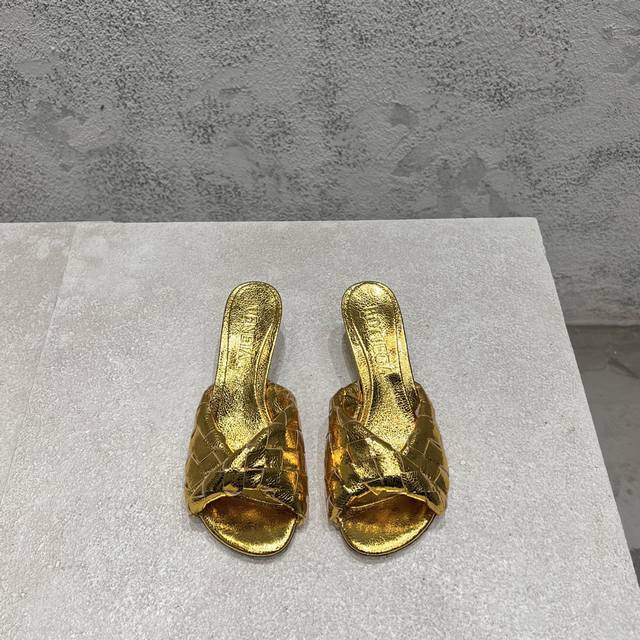 工厂P价P 顶级高端版本 代购品质 原版开发 Bottega Veneta2025Ss新品爆款夏季圆头Blink中跟穆勒凉拖鞋。Bv新款全真皮扭结编织装饰抢手大
