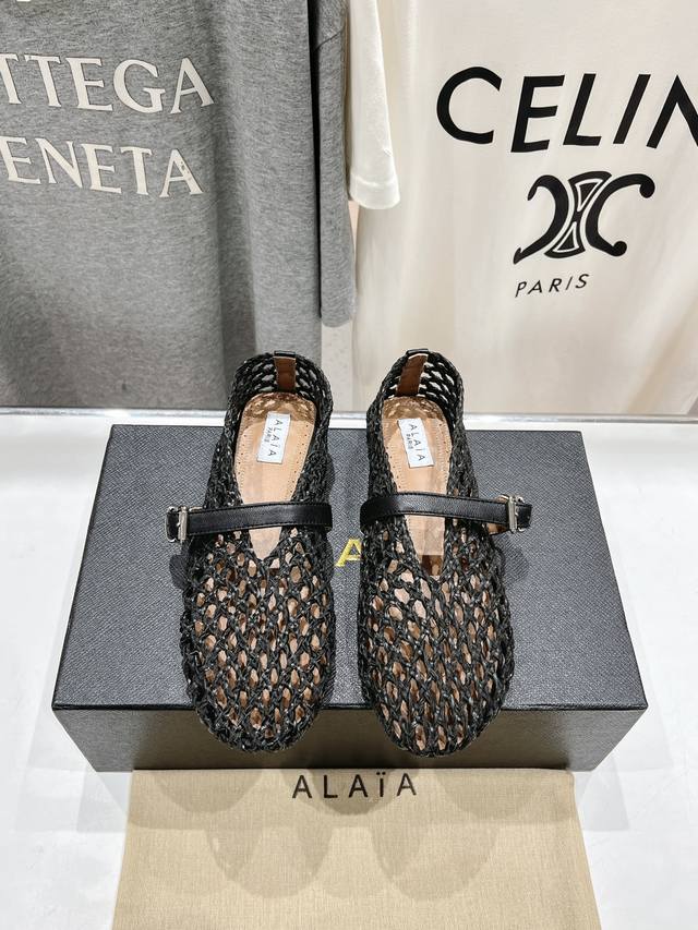 高版本出厂 独家新品 Alaia 阿莱亚25Ss 走秀款平底网面鞋芭蕾舞鞋 最近超火的一款平底鞋 章小蕙同款 甜酷芭蕾风 人气超高的一款芭蕾舞鞋，浪漫又迷人 舒