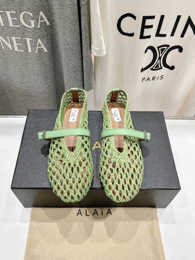 高版本出厂 独家新品 Alaia 阿莱亚25Ss 走秀款平底网面鞋芭蕾舞鞋 最近超火的一款平底鞋 章小蕙同款 甜酷芭蕾风 人气超高的一款芭蕾舞鞋，浪漫又迷人 舒