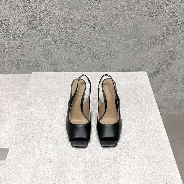 工厂P价P 顶级高端版本 代购品质 原版开发 Bottega Venet*Ss新品爆款夏季方头高跟鱼嘴凉鞋Knot穆勒凉拖女鞋。Bv新款鎏金高跟抢手大爆款，In