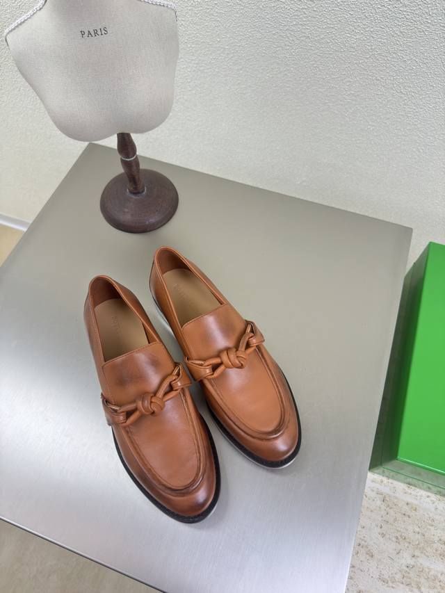 工厂P价P 顶级高端版本 代购品质 原版开发 Bottega Venetass新品爆款夏季Astaire女士乐福鞋。Bv新款真皮质感纽结抢手大爆款，Ins&小红