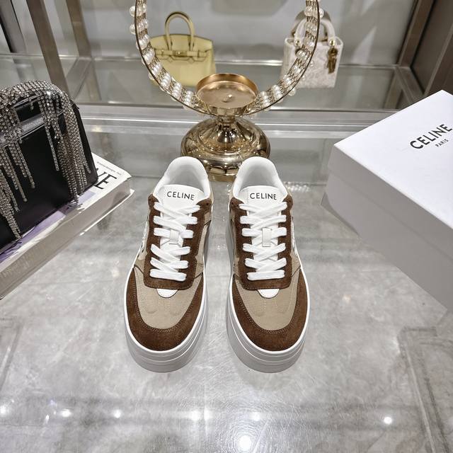 出厂 厚底 Celine*思琳赛琳 2025Ss新款徽标系带厚底休闲鞋小白鞋 简单舒服，干净利落，增高显腿细，无论是单穿还是搭配阔腿裤，高街又复古一起来做Cel