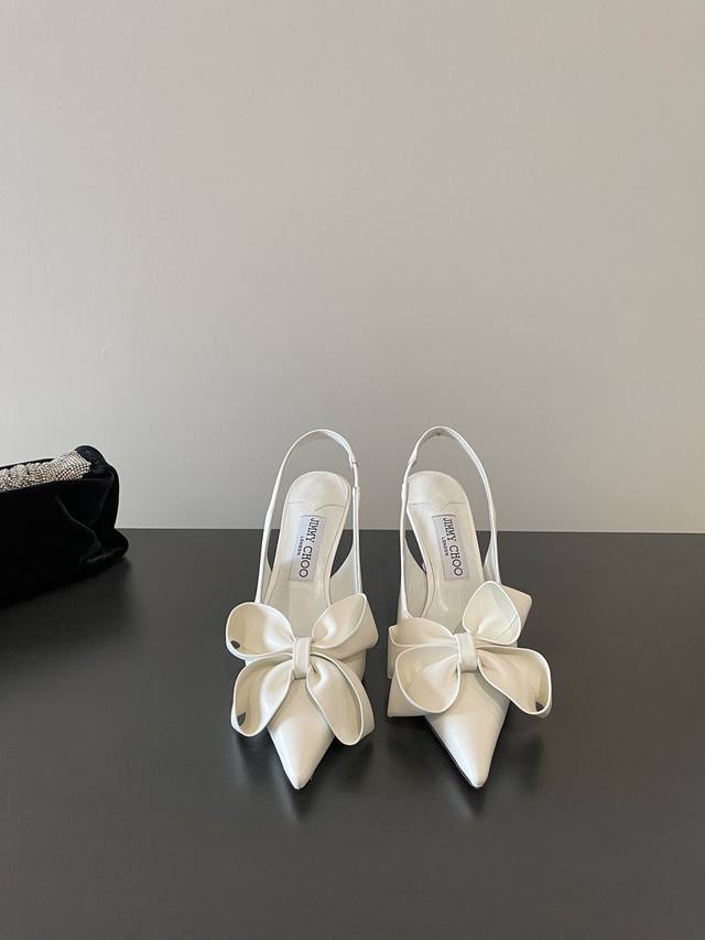 Jimmy Choo 最新大蝴蝶结时尚高跟重工艺精致拖鞋单鞋 同步专柜 主打精致 舒适度休闲 甜美 无解风都轻松满足 Blingbling 迎面扑来高贵典雅的