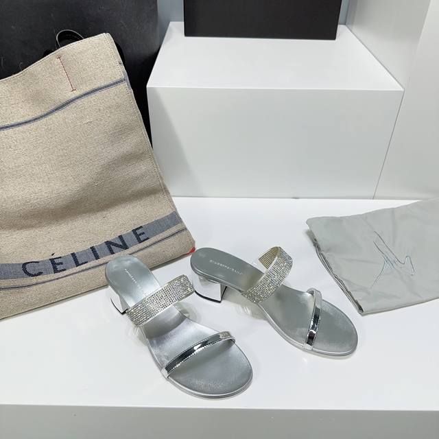 高品质出厂 ！顶级品质Giuseppe Zanotti 25春夏最新经典Gz粗跟水钻胶片凉拖 原版打造！简约百搭时尚必备单品！采用原版意大利双层真皮大底组合 用