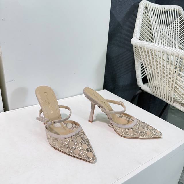 高品质出厂 ！顶级品质代购级别！Dior 迪奥 2025春夏走秀新款Bling...Bling...网纱水晶钻单鞋凉鞋婚鞋系列 明星同款水钻藤格纹图案猫跟拖鞋