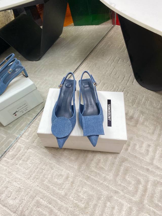 出厂皮面 ，布面390 Jacquemus 早春新款俏皮可爱时尚好看鸳鸯扣装饰很有少女感，整体日常穿搭非常洋气就对了 对版羊皮面料，羊皮内里 意大利进口真皮大底