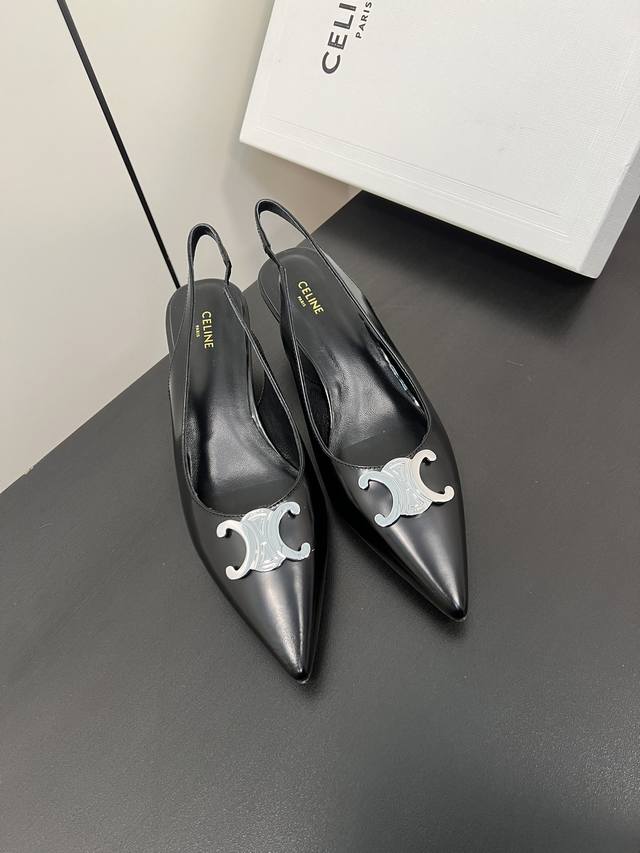 Celine Ss24 New Arrival～ ：高版本的，非市场通货版本，鞋底定型，垫脚下乳胶垫形体都是不一样的！ C+ 24春夏秀款Slingback 银